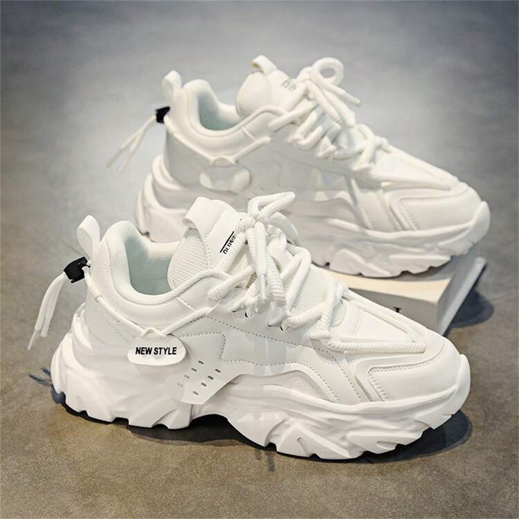 Chunky Trainers – Thick-Soled Streetwear Running Shoe
