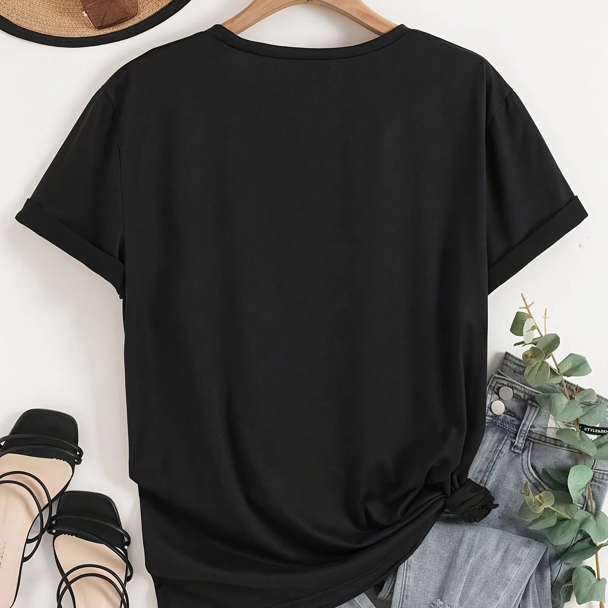 Women's V-Neck T-Shirt with Dragonfly Print – Casual Graphic Tee