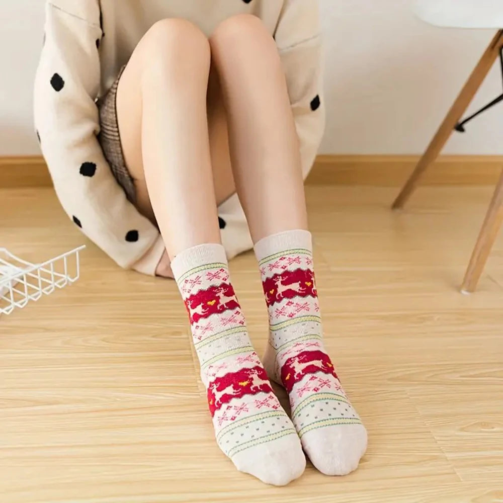 Women’s Warm Thick Socks with Deer Pattern - One Size (4 – 7)