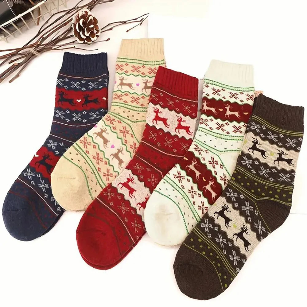 Women’s Warm Thick Socks with Deer Pattern - One Size (4 – 7)